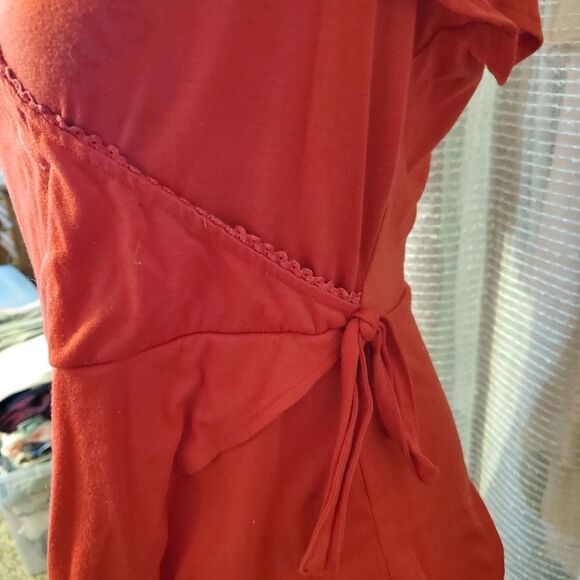 No Boundaries red wrap shirt sz medium - Picture 2 of 6